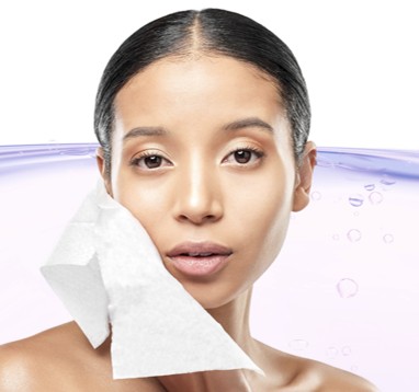 Refreshing the face with a Clinigo Hands & Face wipe